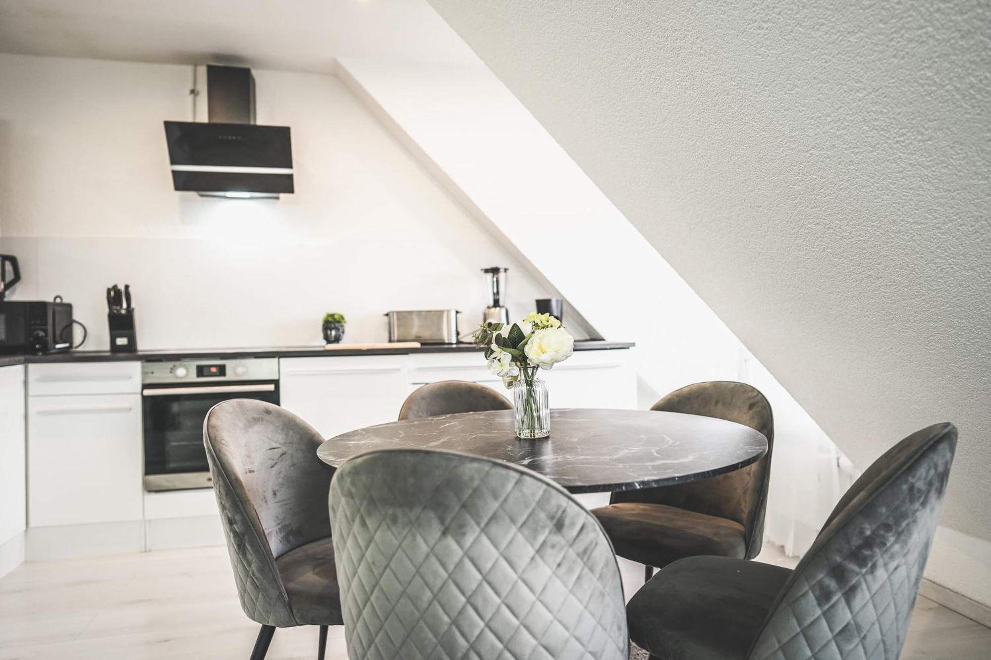 Luxus Maisonette Wohnung Am See, Wehome Premium Санкт-Леон-Рот Экстерьер фото