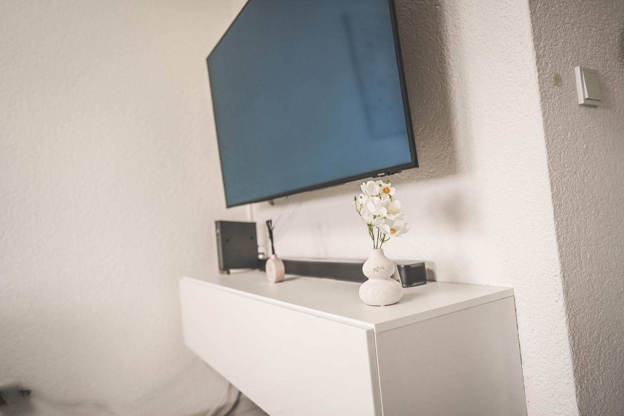Luxus Maisonette Wohnung Am See, Wehome Premium Санкт-Леон-Рот Экстерьер фото